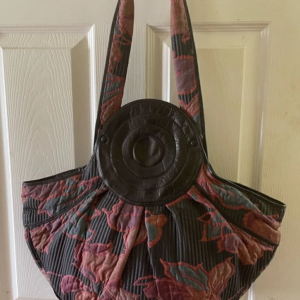 Gianfranco Lotti large hobo bag in quilted fall color Fabric & black leather